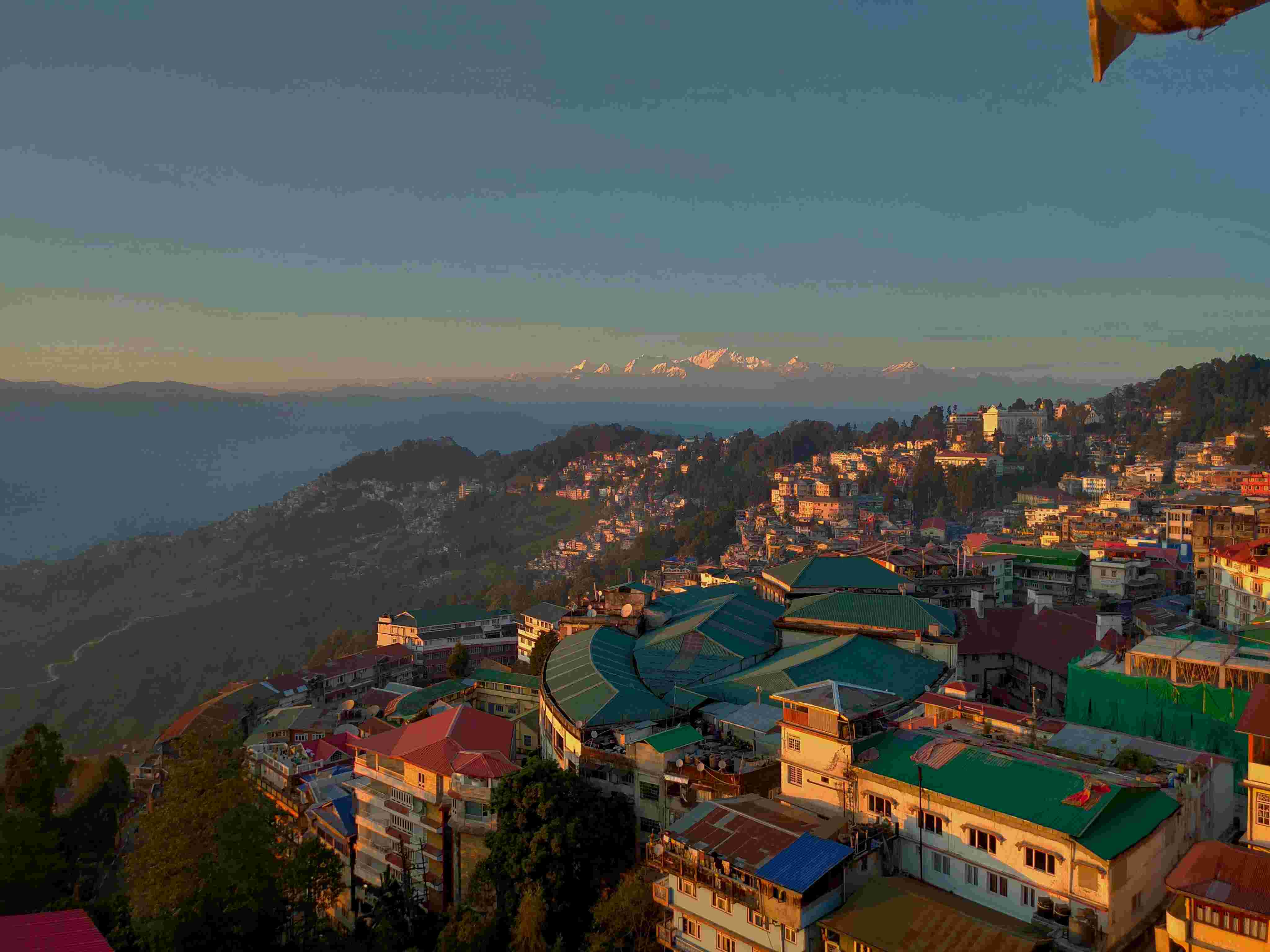 Darjeeling tour packages under 5000 for couple