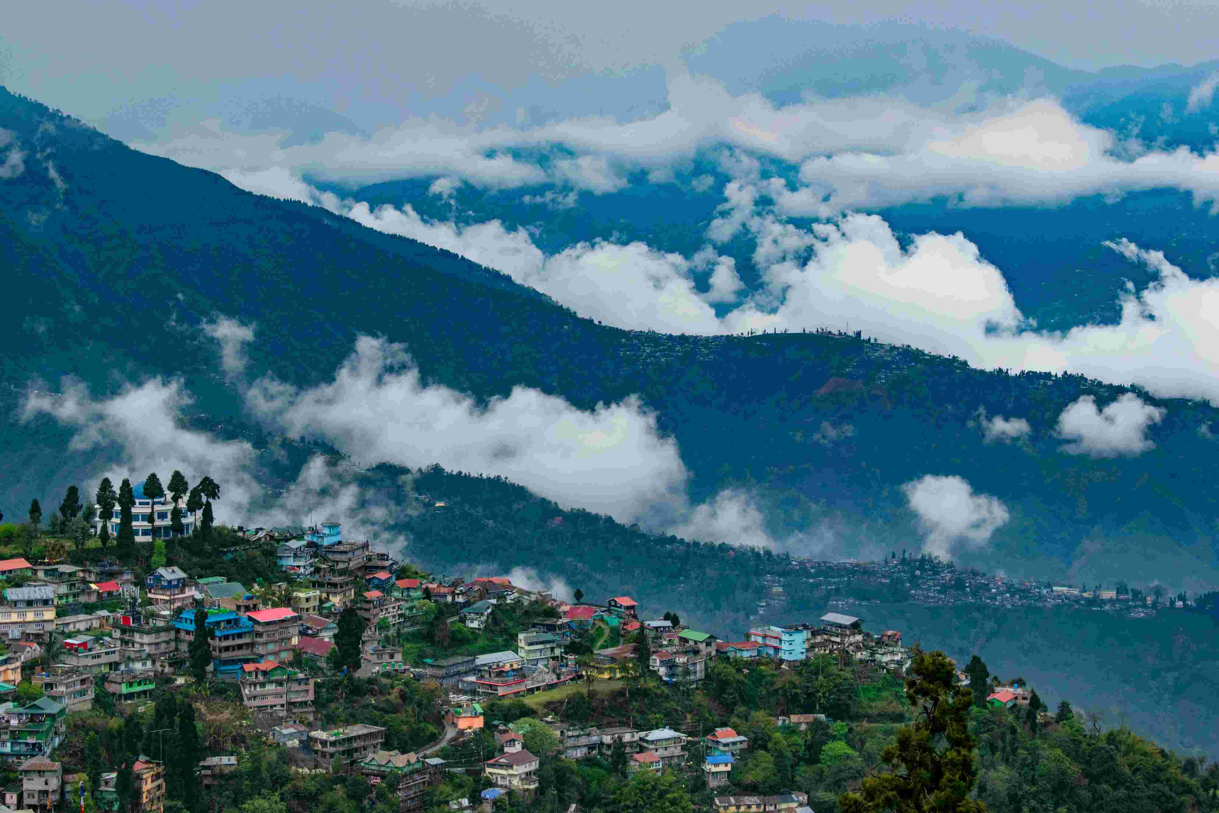 Darjeeling tour packages under 7000 from kolkata